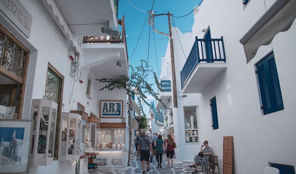 Why Greece Must Be Your Next Vacation Destination