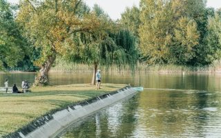 Europe Park Picnics on a Budget: 6 Picks Under €15
