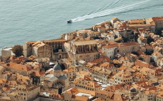 Best Time to Visit Zambia for Safaris and Victoria Falls 2024-2025