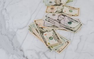 Why most budget travel reviews are basically fan fiction (and how I spot the lies)