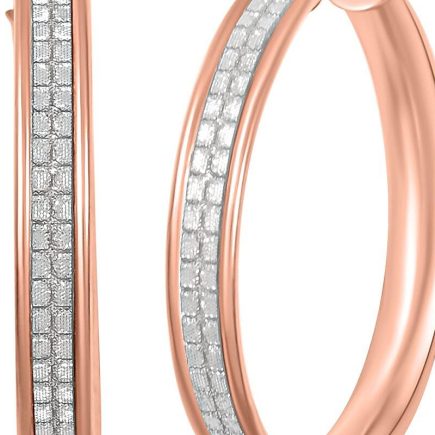 Travel Jewelry Finds: Small Pieces That Survive Real Itineraries Travel Jewelry Finds: Small Pieces That Survive Real Itineraries